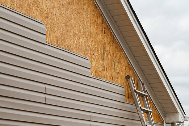 Professional Storm Damage Siding Repair technician working in Indianola, PA